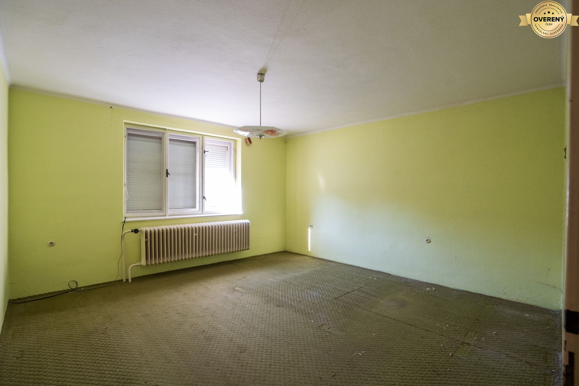 JUR069535.jpg