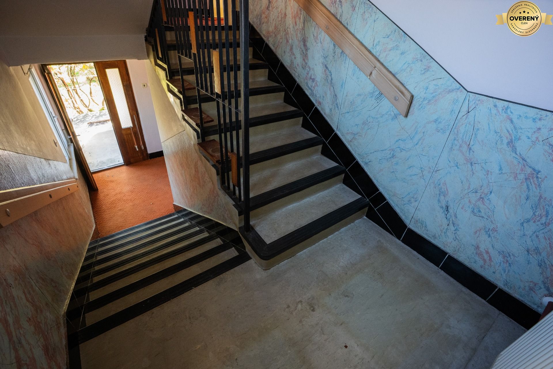 JUR06949.jpg